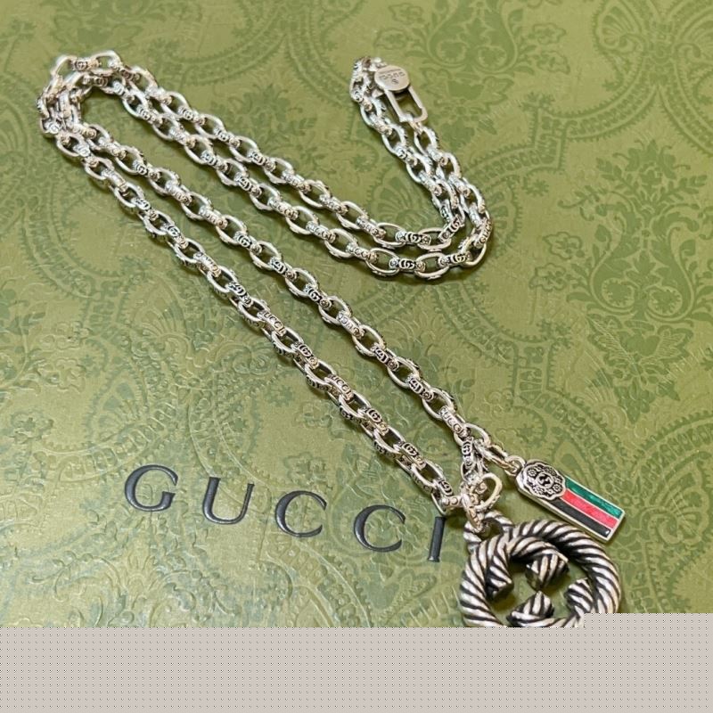 G*u*i necklaces